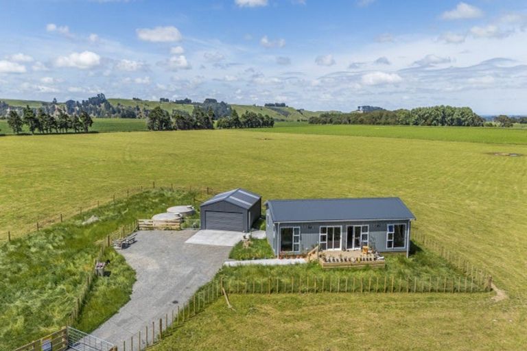 Photo of property in 1968 Kimbolton Road, Kiwitea, Feilding, 4777