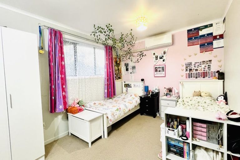 Photo of property in 89 Saddleback Rise, Murrays Bay, Auckland, 0630