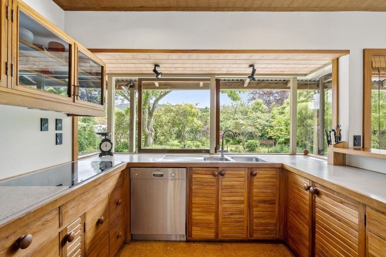 Photo of property in Lowry Cottage, 425 Fergusson Drive, Heretaunga, Upper Hutt, 5018