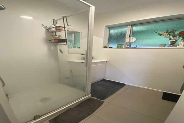 Photo of property in 15 Walnut Way, Maungaraki, Lower Hutt, 5010