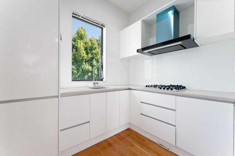 Photo of property in 64 Harrowglen Drive, Northcross, Auckland, 0630