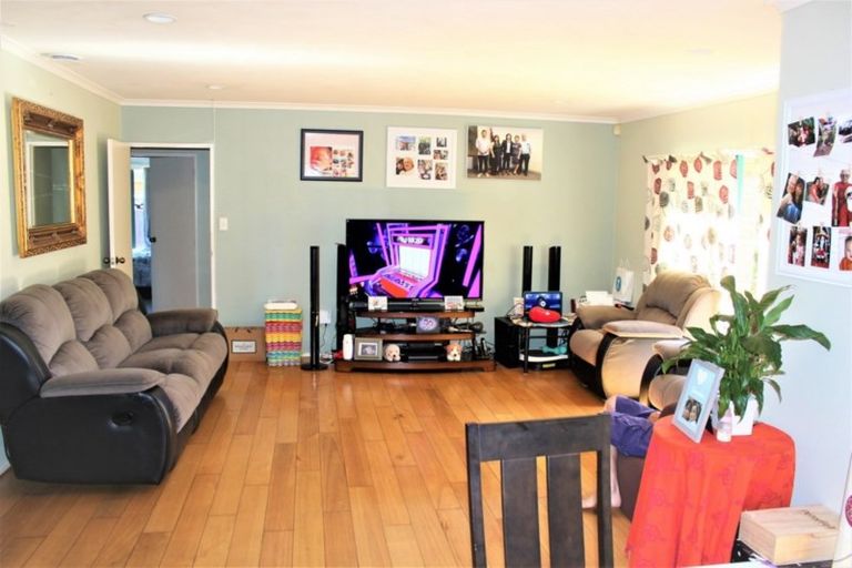 Photo of property in 5 Sandwick Drive, Weymouth, Auckland, 2103