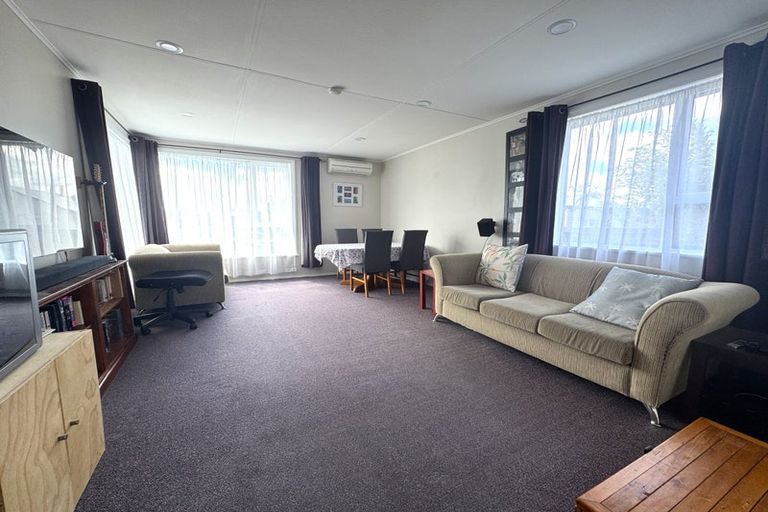 Photo of property in 7 Kupe Place, Highbury, Palmerston North, 4412