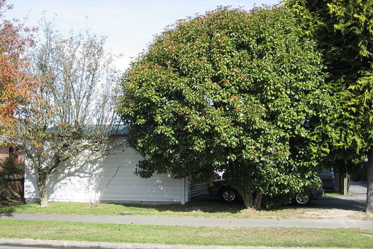 Photo of property in 2/125 Maidstone Road, Ilam, Christchurch, 8041