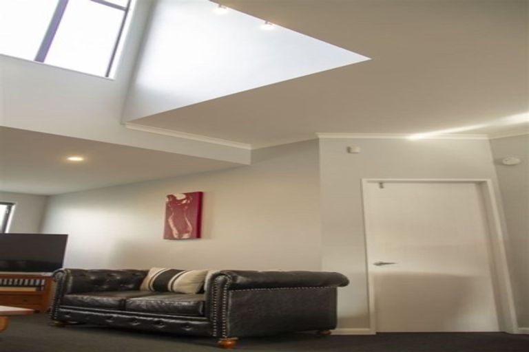 Photo of property in 10 Claverton Grove, Churton Park, Wellington, 6037