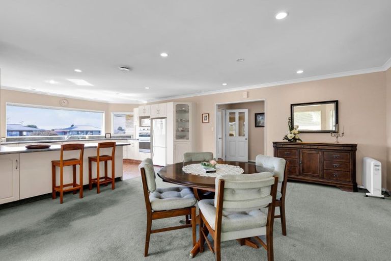 Photo of property in 79 Broadway, Stratford, 4332