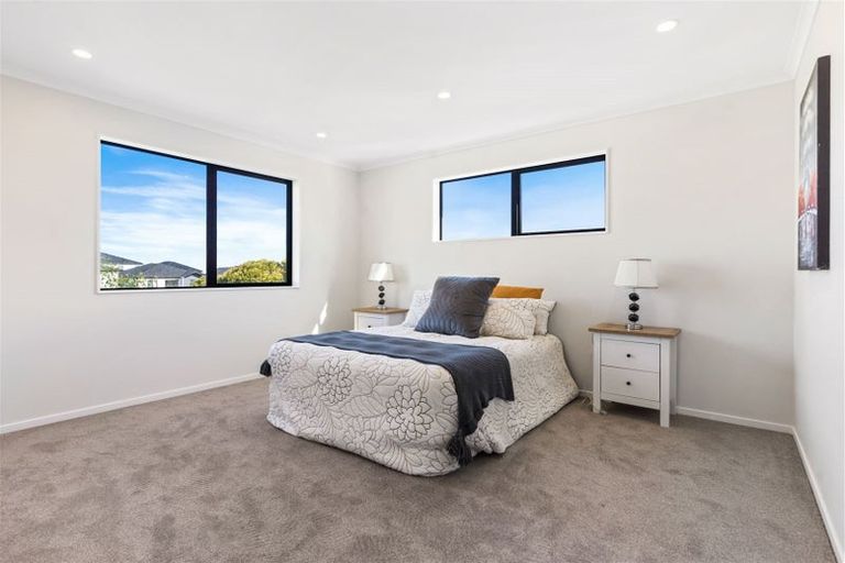 Photo of property in 1 Pae Lane, Flat Bush, Auckland, 2019