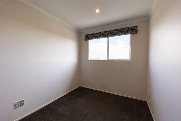 Photo of property in 33 Saint Maroun Rise, The Gardens, Auckland, 2105