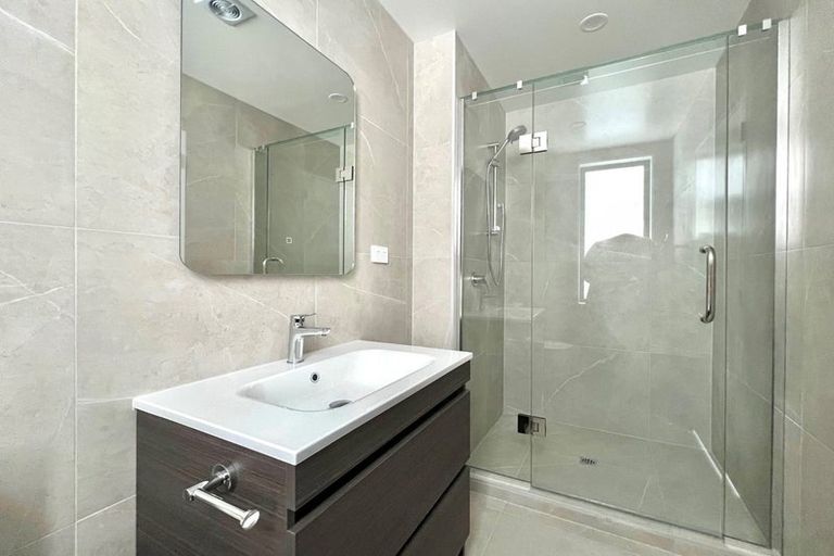 Photo of property in 13a Matterhorn Crescent, Northpark, Auckland, 2013