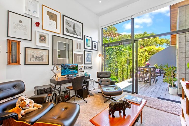 Photo of property in 14 Cheviot Road, Lowry Bay, Lower Hutt, 5013