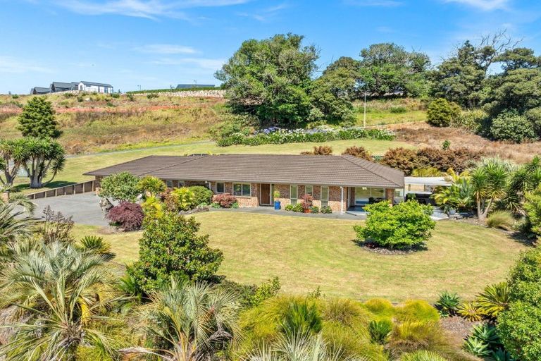 Photo of property in 1 Catherin Servant Close, Maunu, Whangarei, 0110