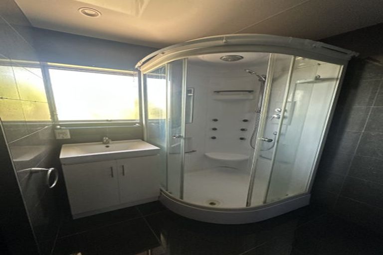 Photo of property in 4/13 Seabrook Avenue, New Lynn, Auckland, 0600