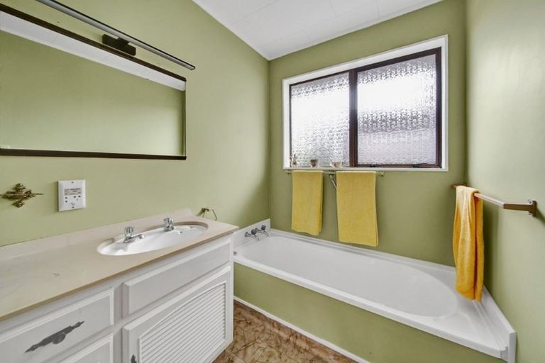 Photo of property in 13a Karamu Street, Strandon, New Plymouth, 4312