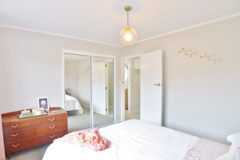 Photo of property in 25a Lidcombe Place, Avondale, Auckland, 1026