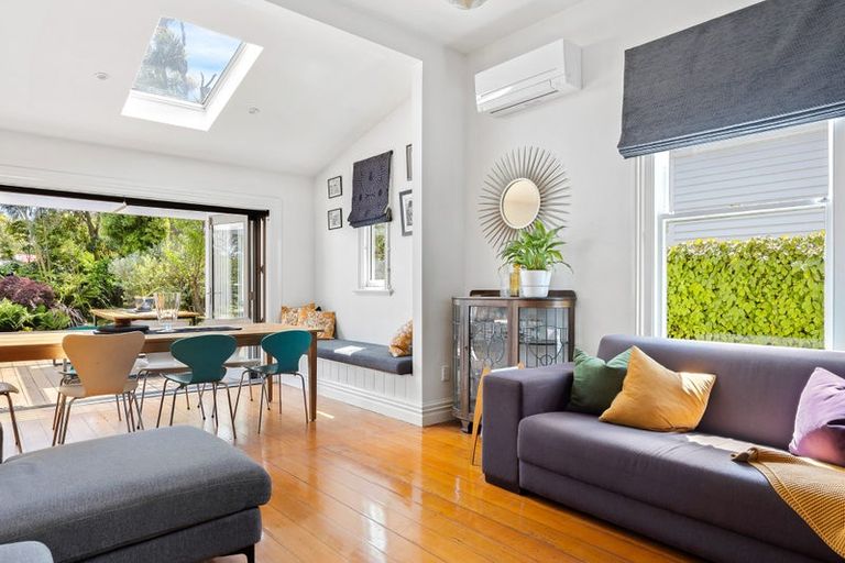 Photo of property in 131 Somerfield Street, Somerfield, Christchurch, 8024