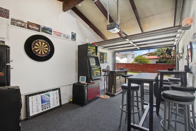 Photo of property in 3/42 James Laurie Street, Henderson, Auckland, 0612