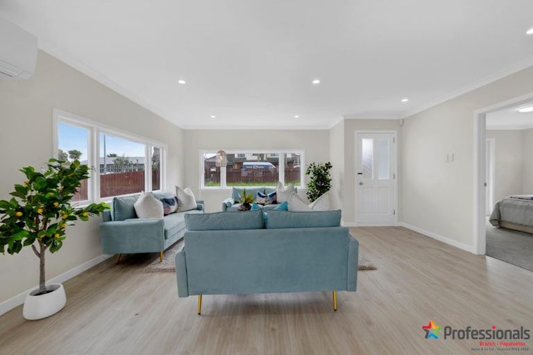 Photo of property in 5 Lane Road, Weymouth, Auckland, 2103