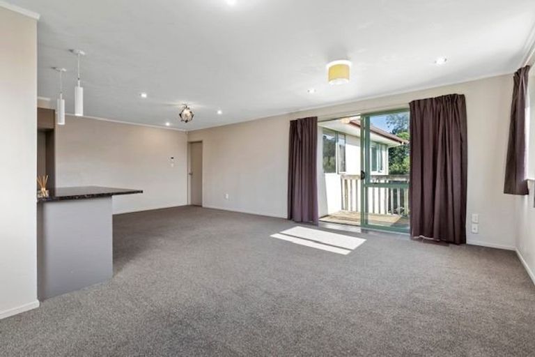 Photo of property in 43 Hewlett Road, Massey, Auckland, 0614