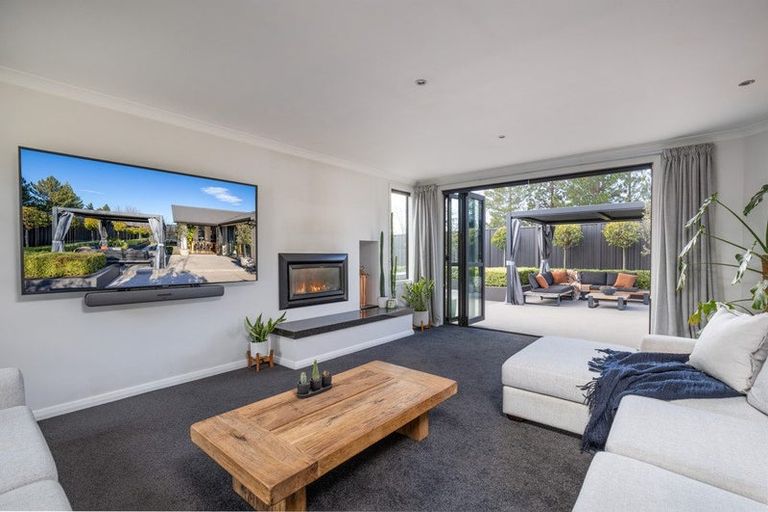 Photo of property in 8 Spruce Close, Alexandra, 9320