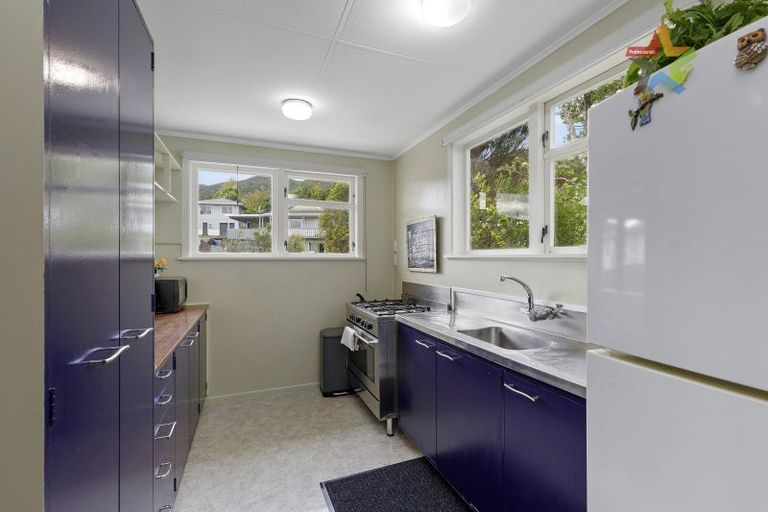 Photo of property in 5 Tyrone Grove, Wainuiomata, Lower Hutt, 5014