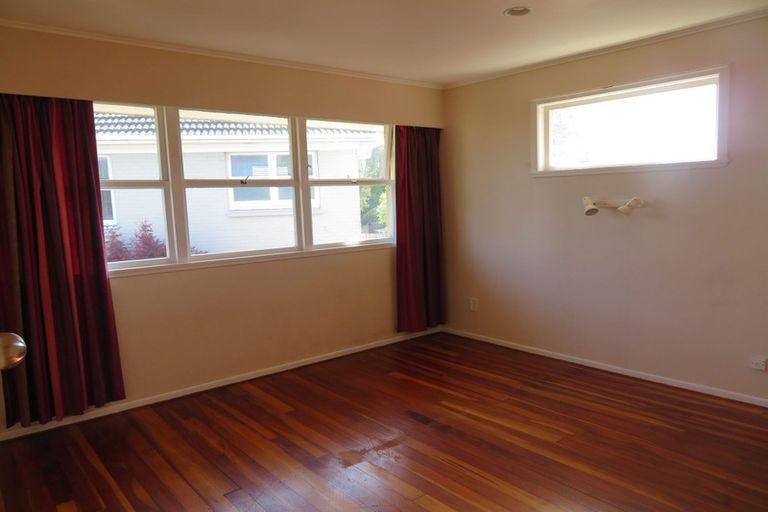 Photo of property in 1/16 Bradbury Road, Botany Downs, Auckland, 2010