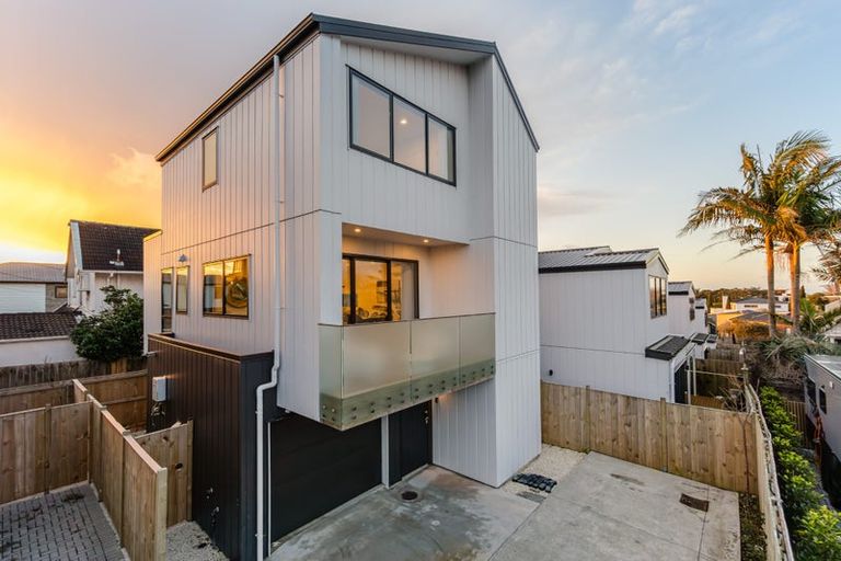 Photo of property in 4/258 Lake Road, Hauraki, Auckland, 0622