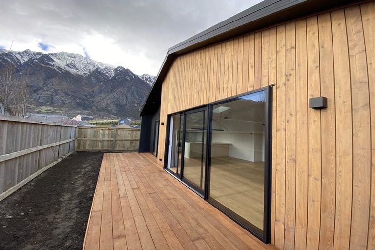 Photo of property in 8 Corriedale Road, Jacks Point, 9371