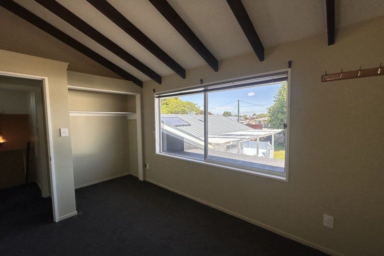 Photo of property in 45 Middlepark Road, Sockburn, Christchurch, 8042