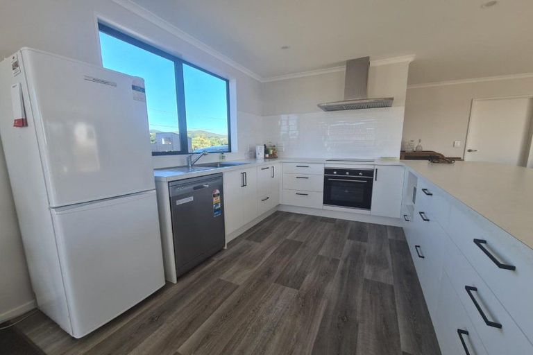 Photo of property in 16 Morton Street, Edendale, 9825