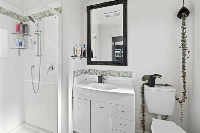 Photo of property in 24 Harakeke Road, Te Horo, Otaki, 5581