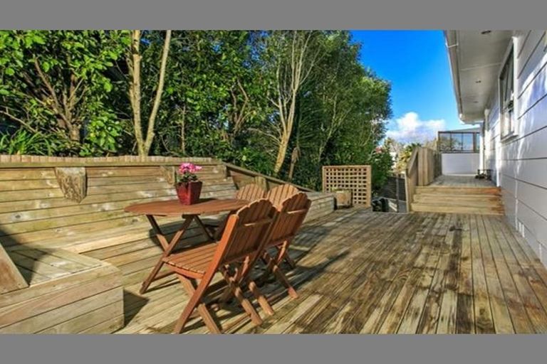 Photo of property in 33 Sequoia Place, Sunnynook, Auckland, 0620