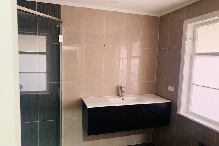 Photo of property in 12 Lincoln Road, Manurewa East, Auckland, 2102