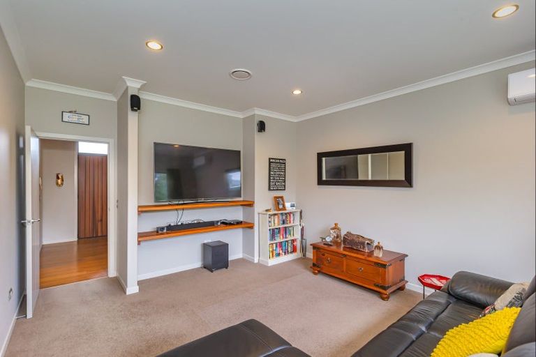 Photo of property in 36 Saint Laurent Way, Ohau, Levin, 5570