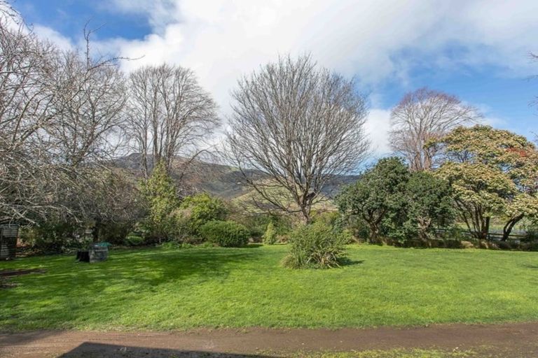 Photo of property in 3883 Christchurch Akaroa Road, Little River, 7591