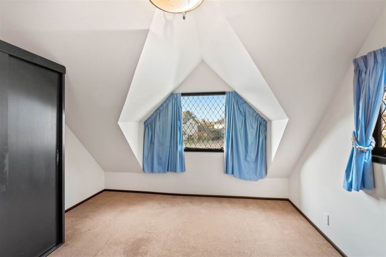 Photo of property in 2/4 Gleneagles Terrace, Ilam, Christchurch, 8053