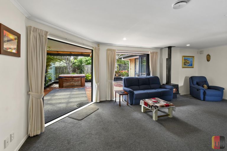 Photo of property in 13a Collie Street, Hillpark, Auckland, 2102