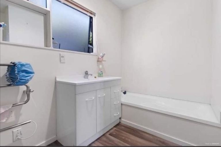 Photo of property in 1/44 Becroft Drive, Forrest Hill, Auckland, 0620