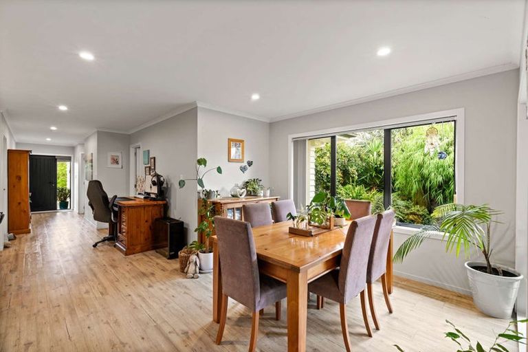 Photo of property in 5 Riverside Drive, Waiuku, 2123