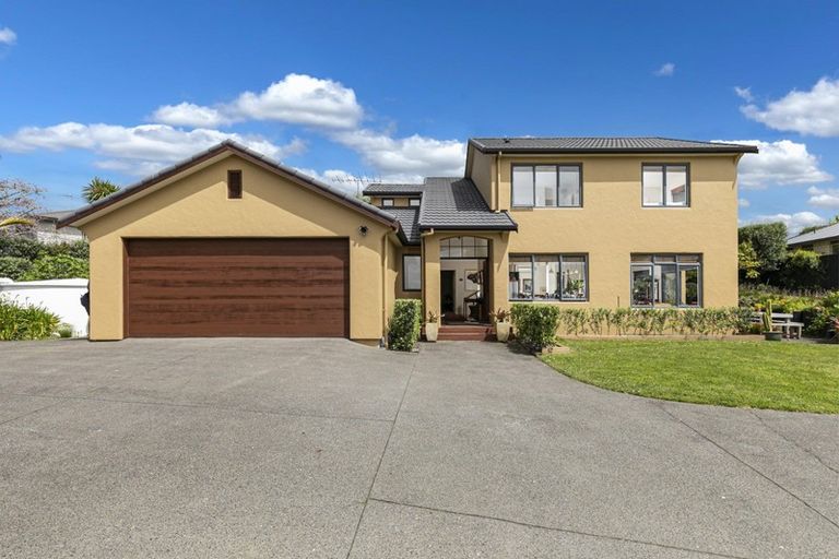 Photo of property in 6 Grassfield Place, Waimauku, 0812