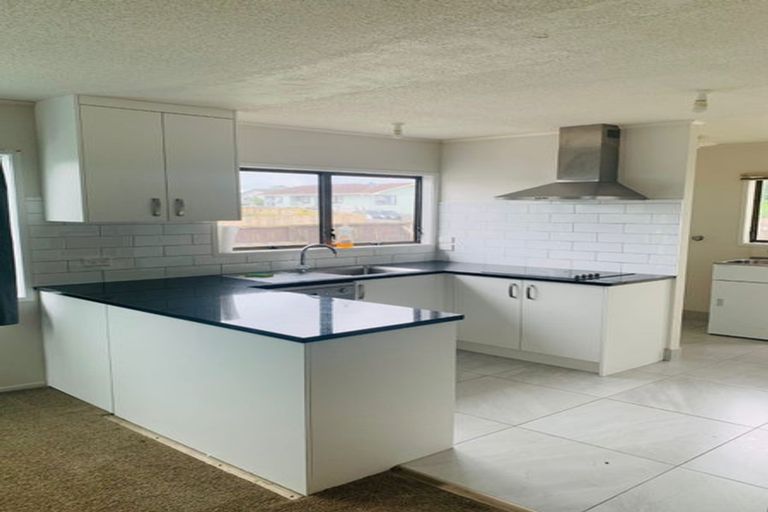 Photo of property in 37 Sharland Avenue, Manurewa, Auckland, 2102