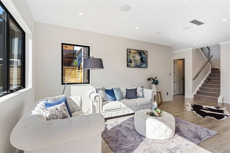 Photo of property in 1 Pae Lane, Flat Bush, Auckland, 2019