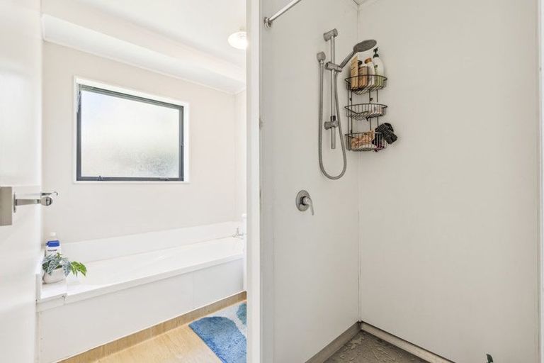 Photo of property in 9 Eloise Place, Clendon Park, Auckland, 2103