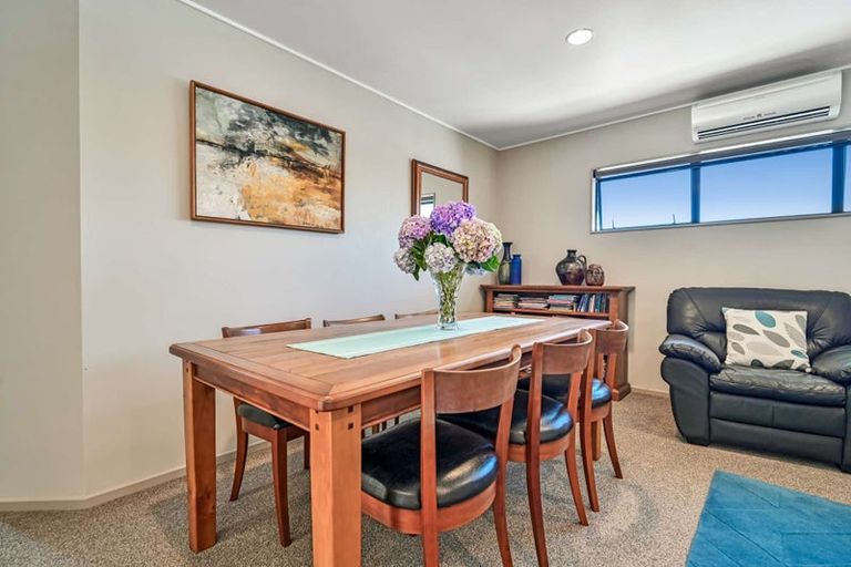 Photo of property in 5 Totara Street, Taradale, Napier, 4112