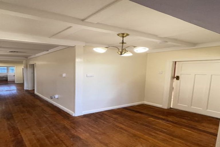 Photo of property in 324 Mount Albert Road, Mount Roskill, Auckland, 1041