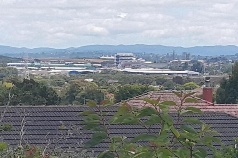 Photo of property in 3 Lewis Road, Pakuranga, Auckland, 2010