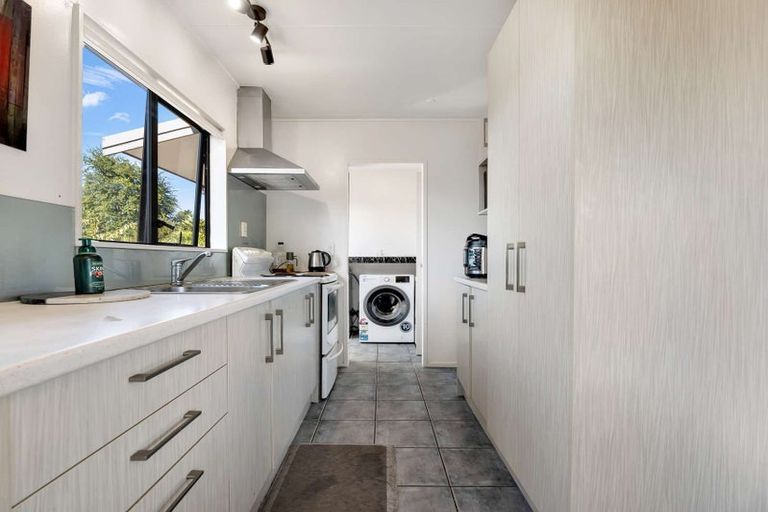 Photo of property in 12 Kentucky Crescent, Nawton, Hamilton, 3200