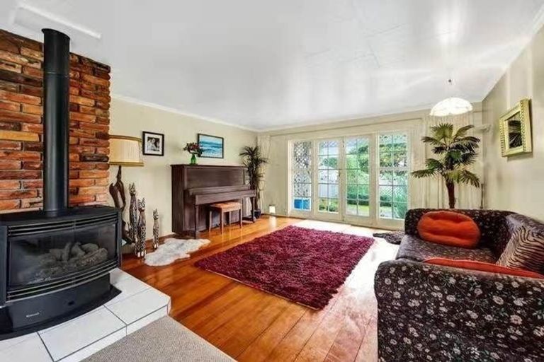 Photo of property in 67 Broadway, Waitara, 4320