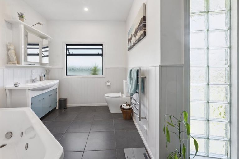 Photo of property in 184 Ferndale Way, Rangatira Park, Taupo, 3384