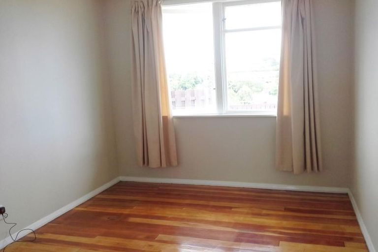Photo of property in 1a Endeavour Street, Marfell, New Plymouth, 4310