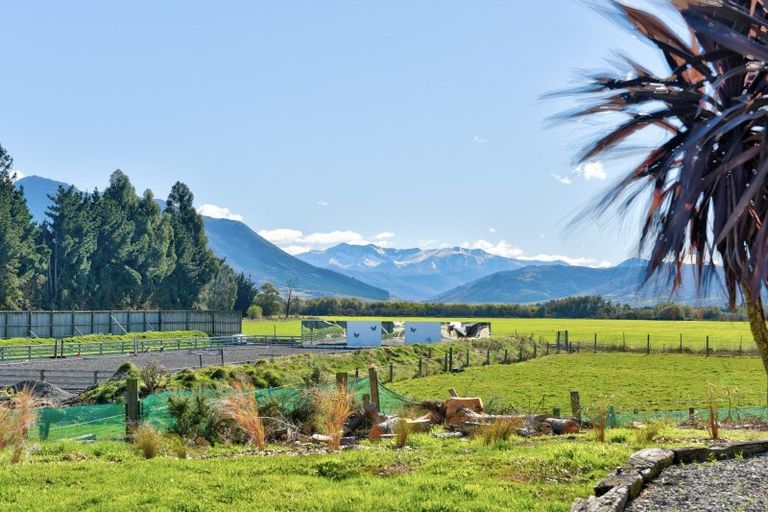 Photo of property in 9 Essex Street, Mossburn, 9792